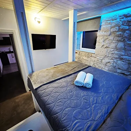 Deluxe Guest house *